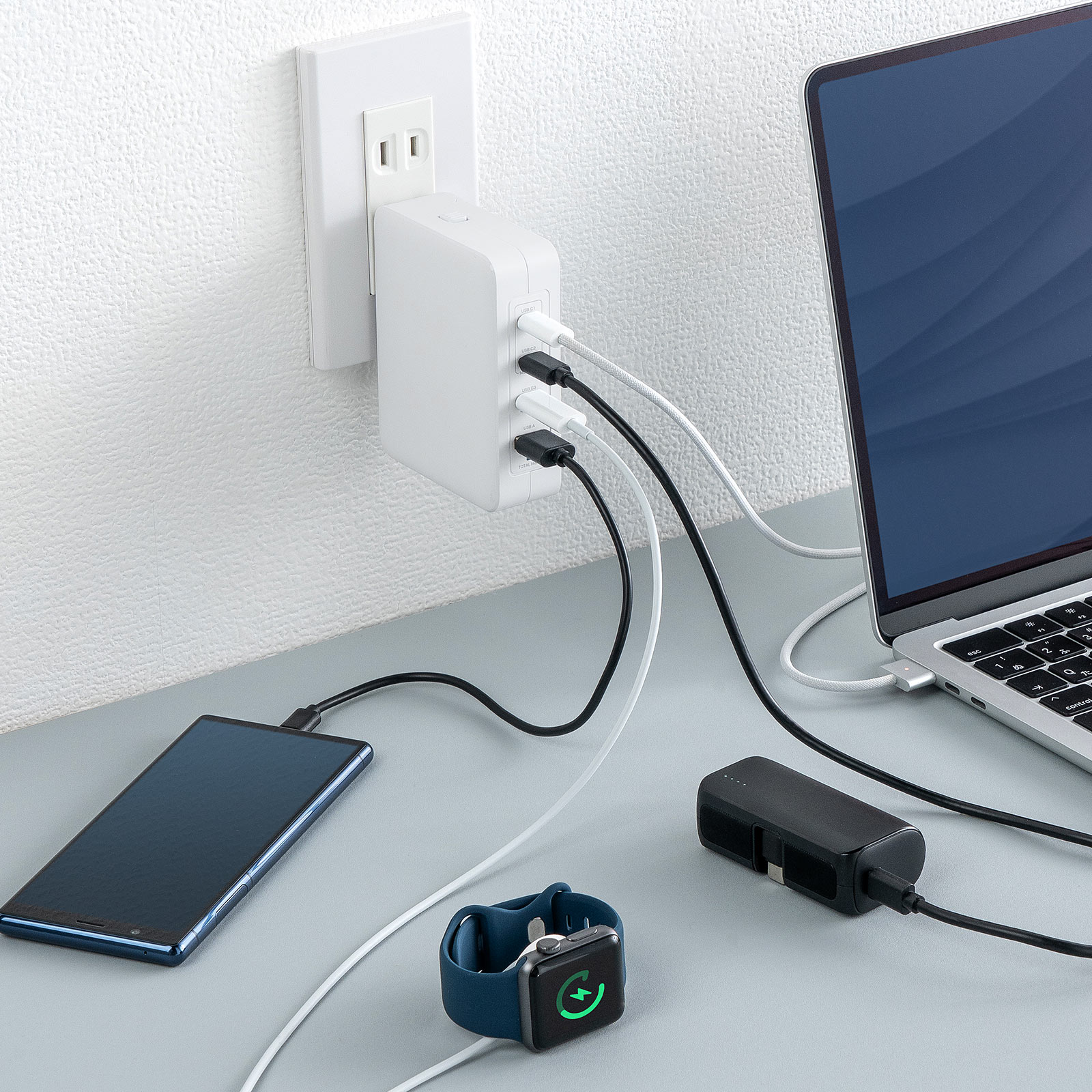 最大PD145W対応、4ポート搭載の高出力USB充電器「700-AC045W」が発売